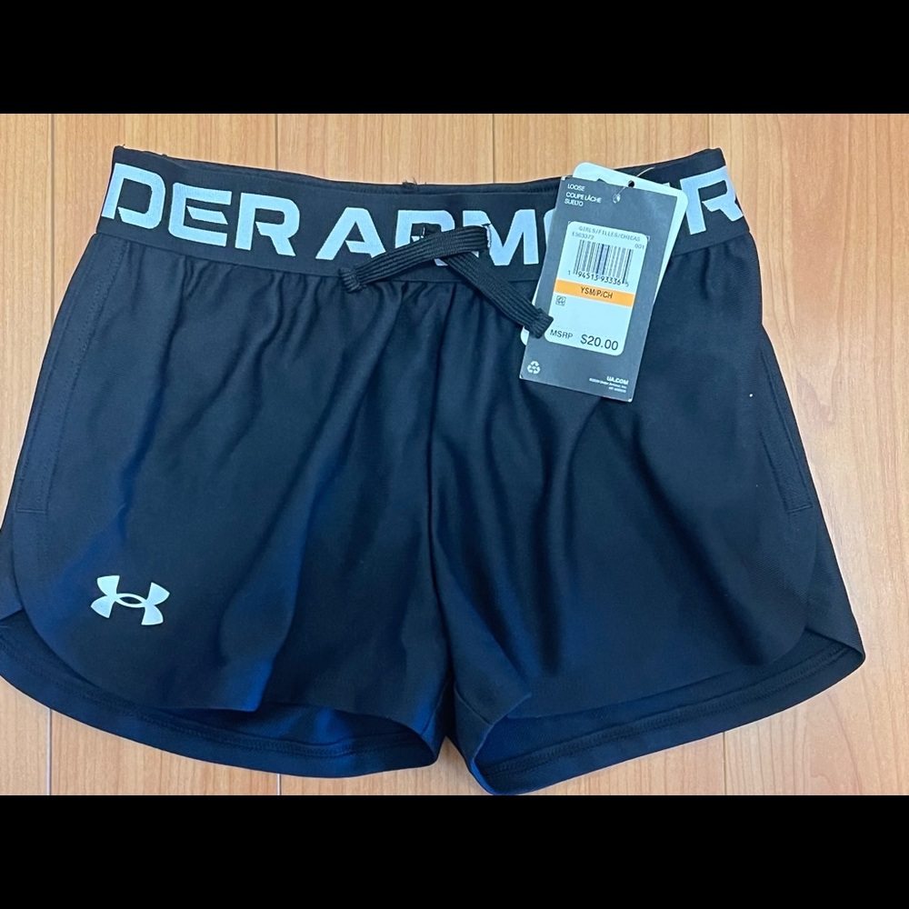 Girls Under Armor Shorts NWT small